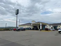 Quality Inn & Suites - parking