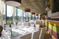 Svezhiy Veter Hotel Отели рядом с достопримечательностью «Салон красоты "Лилия"»