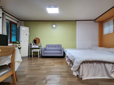 Chuncheon Forest Green Pension (Nami Island, Ski Resort, Rail Bike) Hotels near Nami Island