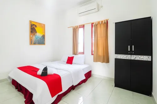 RedDoorz Near Universitas Pamulang