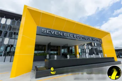 Seven Bee Boutique Hotel Các khách sạn gần Rajamangala University of Technology Esarn Surin Campus