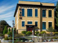 Kinn Guesthouse Bay View Hotels near Pitman Theater