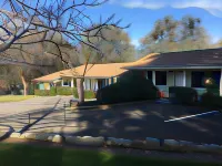 Lazy J Ranch Motel - 2-Star
