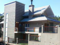 Viena Flats Hotels near Resto Bar Black Lake