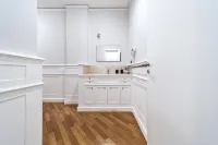 Dante 138 Class Rooms & Apartments