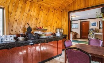 Rodeway Inn & Suites Brunswick Near Hwy 1