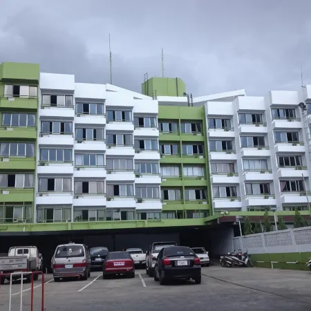 Marine Plaza Hotel Pattaya Отели рядом с достопримечательностью «Пирс Бали-Хай»