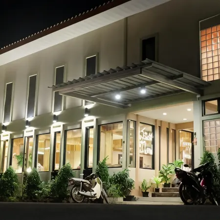 Juntima Place at Amphawa