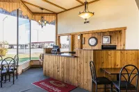 Econo Lodge Inn & Suites Kalispell - Glacier National Park Gateway Hotels in Somers