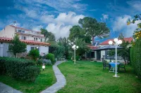 Natalie Apartments - parking
