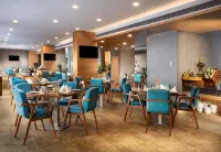 ExpoInn Suites and Convention - breakfast