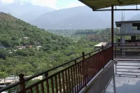 Yellowoaks Guest House - Apartments