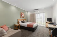 Best Western Geelong Motor Inn  Serviced Apartments - balcony