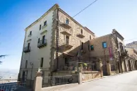 Sicily Rooms Enna فنادق في Province of Enna