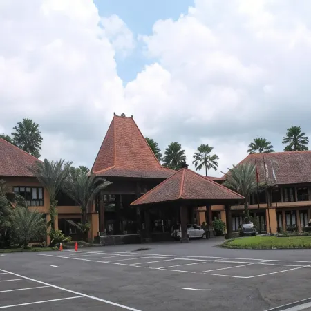 Laras Asri Resort & Spa