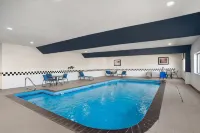 Comfort Inn & Suites Crystal Inn Sportsplex - Pet friendly