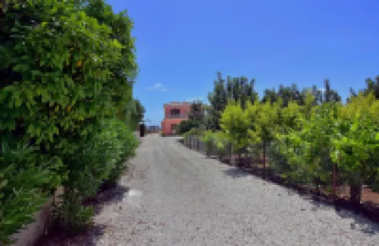 Family Villa Short Walk to Coral Bay Strip (5 Min) and Pub, Shops Etc