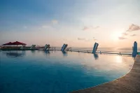 Kutabex Beachfront Hotel - Strand