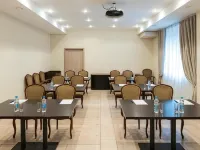 Hotel Avialuxe エクスペリメンタニウムサイエンスミュージアム周辺のホテル