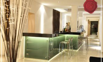 San Martin Plaza Hotel