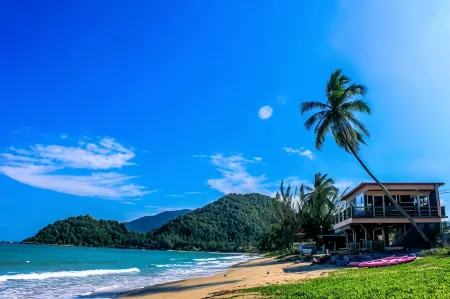 Needa Rock Resort Отели рядом с достопримечательностью «Wat Chan Thattharam»