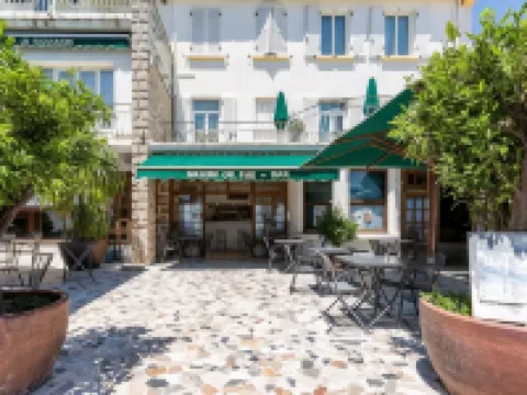 Hôtel le Richiardi Hotels in Carqueiranne