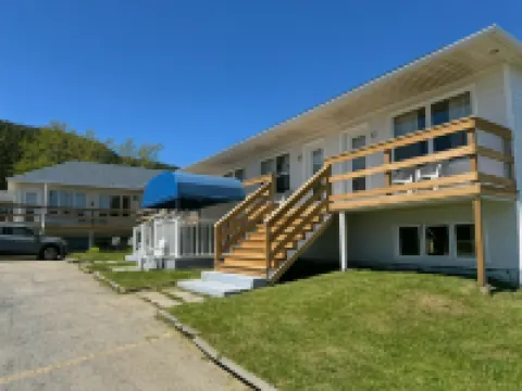 Hotel-Motel Fleur de Lys Hotels in Perce