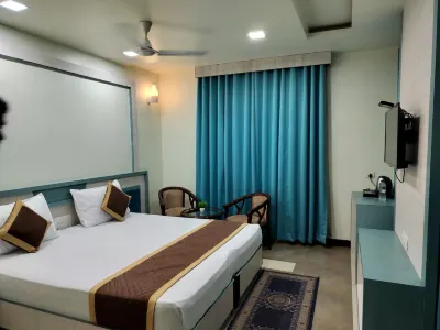 Aadrika Residency & Tandoor N Curry فنادق في Sehmalpur