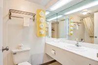 OYO Hotel Mona Lake Muskegon فنادق في مسكيغون