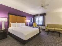 La Quinta Inn & Suites by Wyndham Atlanta Roswell Hotels in Roswell