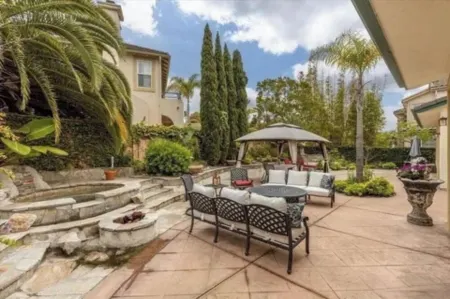 Gorgeous Executive home - 4-BR 3.5 Ba, WiFi in Encinitas Ranch, close to beach