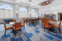 Holiday Inn Express & Suites Warrenton Hotels in Warrenton