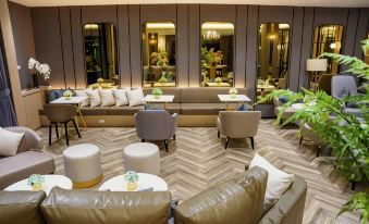 Seastar Hotel and Service Apartment