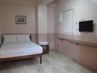 GV Hotel - Tagbilaran City - parking