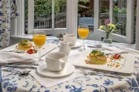 Candlelight Inn (Adults Only) - breakfast