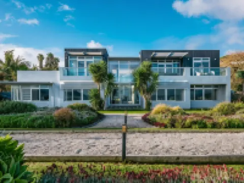 Waiheke Waterfront Lodge Hotels near Waiheke Island Explorer Bus