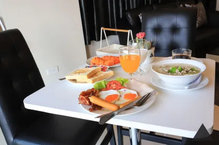 Proud Khaoyai Отели рядом с достопримечательностью «Wat Kaeng Klang Dong»