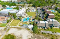 Ocean View Master Suites and Gourmet Kitchen - Luxurious Beach Haven