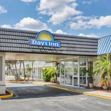 Days Inn by Wyndham Titusville Kennedy Space Center