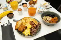 Hotel Louise - Breakfast