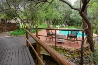 Warthogs Bush Lodge - Rooftop Pools