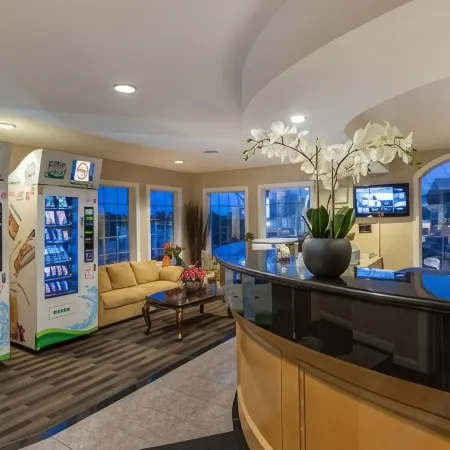Canadas Best Value Inn Chinook Station