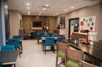 Holiday Inn Express & Suites Norfolk by IHG - Breakfast