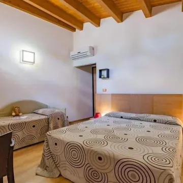 Luxury two bedroom Crown apartament - Housity