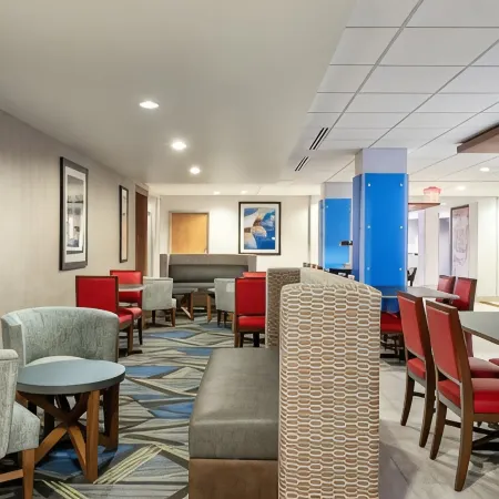 Holiday Inn Express & Suites DAPHNE-SPANISH FORT AREA by IHG