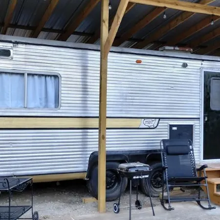 Vintage Restored Glamper - Unique Tiny Home w/ Plunge Pool & Patio