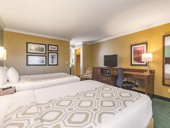 La Quinta Inn & Suites by Wyndham San Francisco Airport West