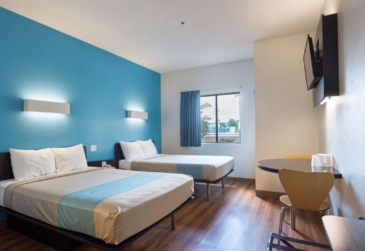 모텔 6 페이지 객실 내부