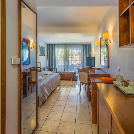 Kipriotis Maris Suites by Anayia All Inclusive Resorts
