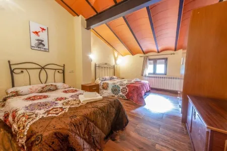 La Traviesa Rural Housing Отели рядом с достопримечательностью «Fuente De Los Cerezos»